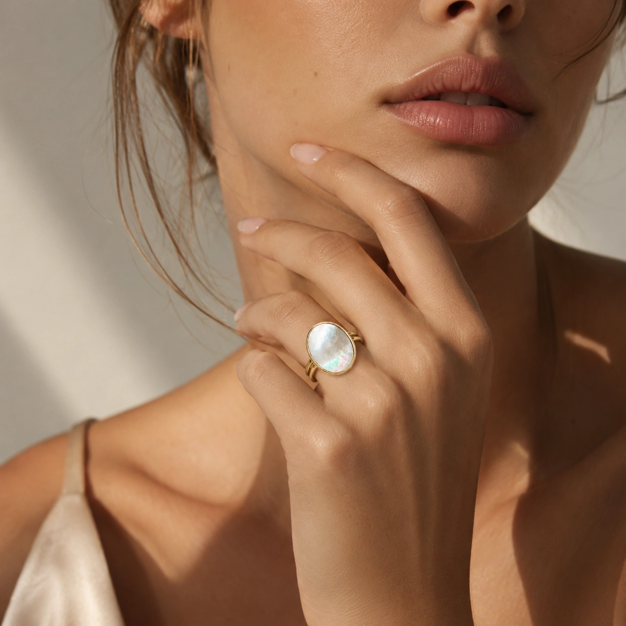 White Mother of Pearl Oval Ring