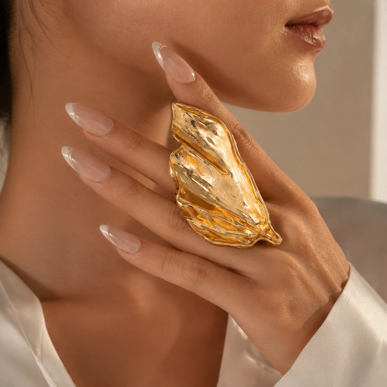 Leaf Statement Ring – Adjustable Gold & Silver Alloy Design
