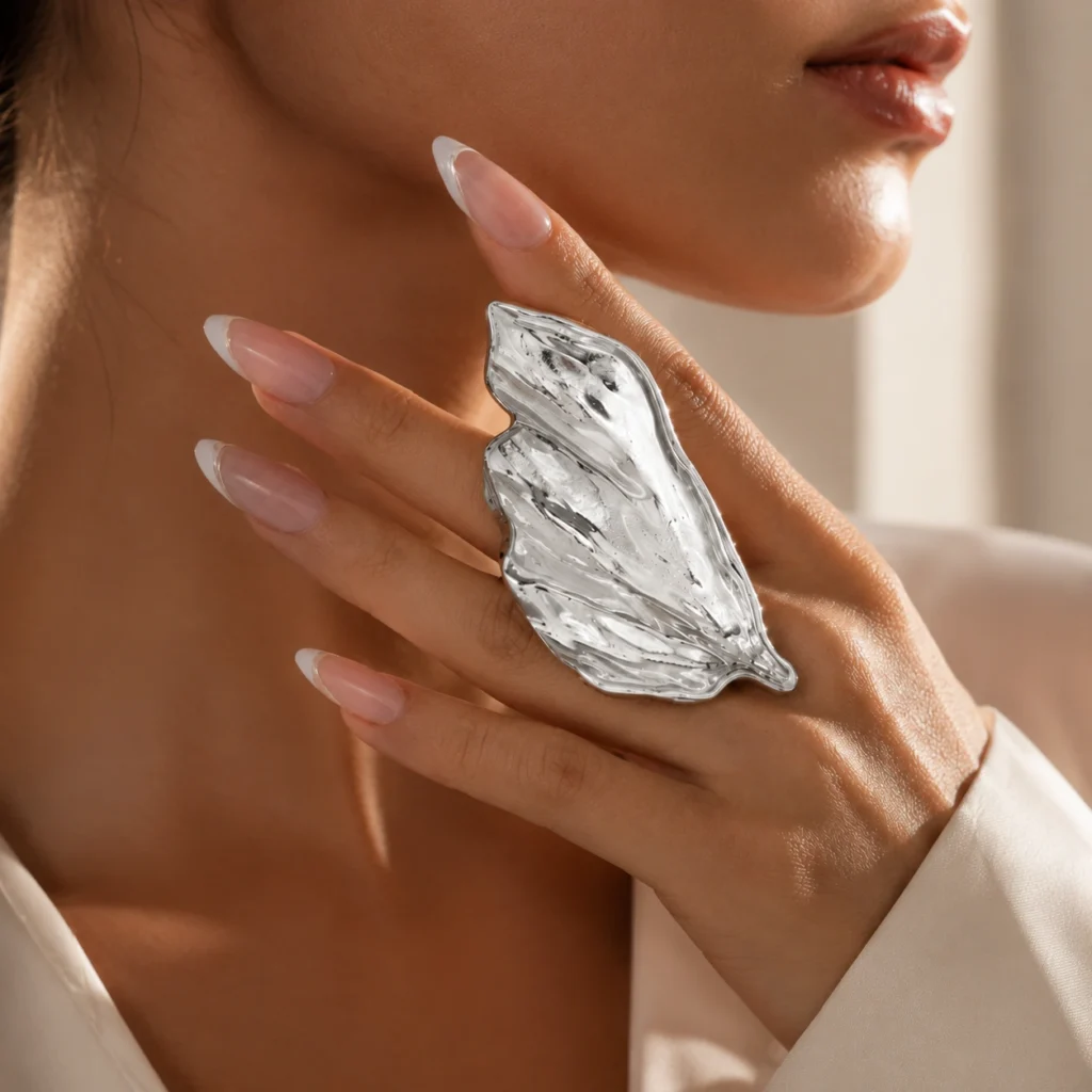 Leaf Statement Ring – Adjustable Gold & Silver Alloy Design